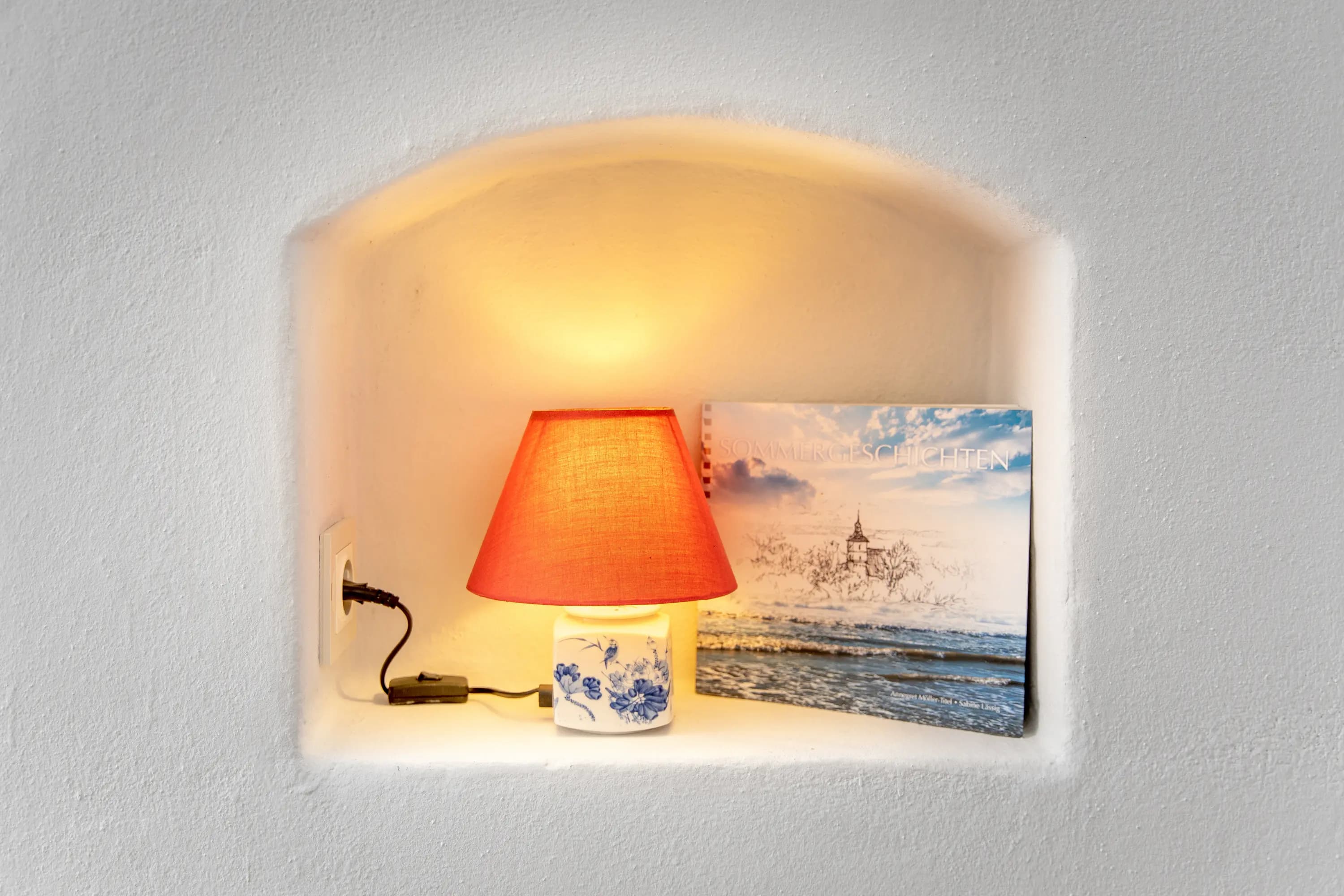 Voll ausgestattete Küche mit Geschirrspüler und Sitzgelegenheit im Ferienhaus Welzin