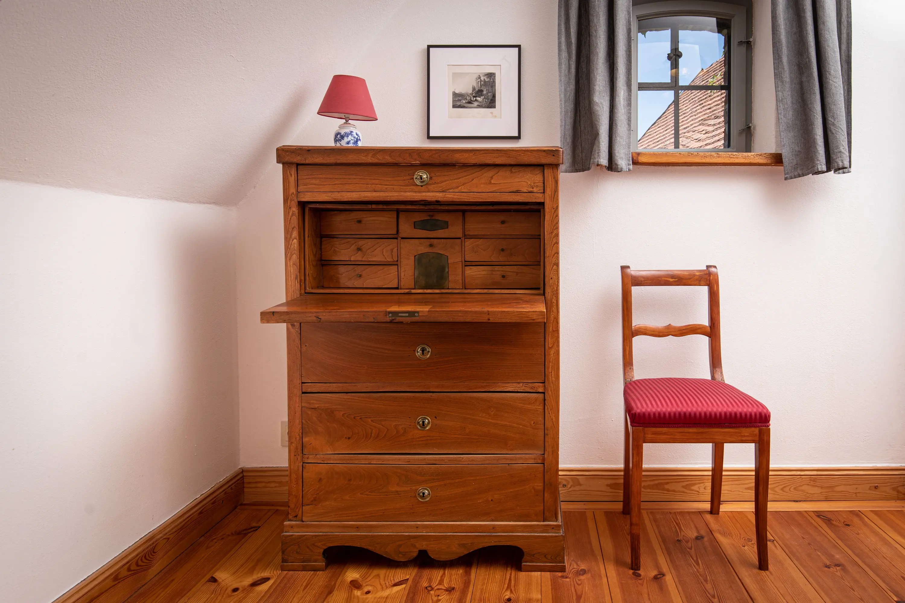 Individuell eingerichtetes Schlafzimmer, hell und luftig im Ferienhaus Welzin